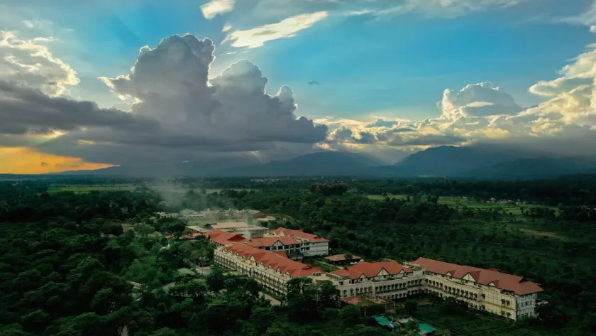 MAYFAIR Tea Resort - Image 1