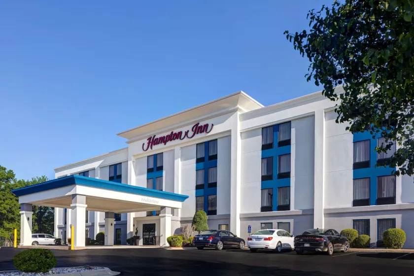 Hampton Inn Hot Springs - Image 1
