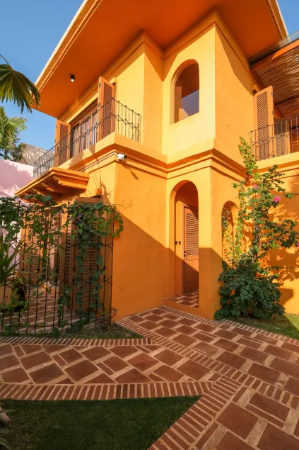 El Barrio Boutique Hotel & Bar - Image 1