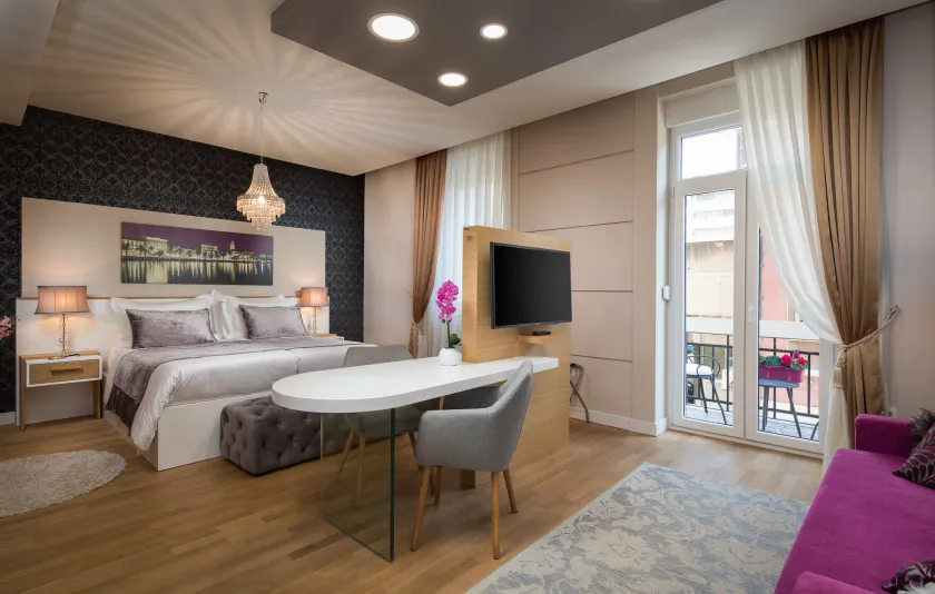 VIP Rooms - Image 1