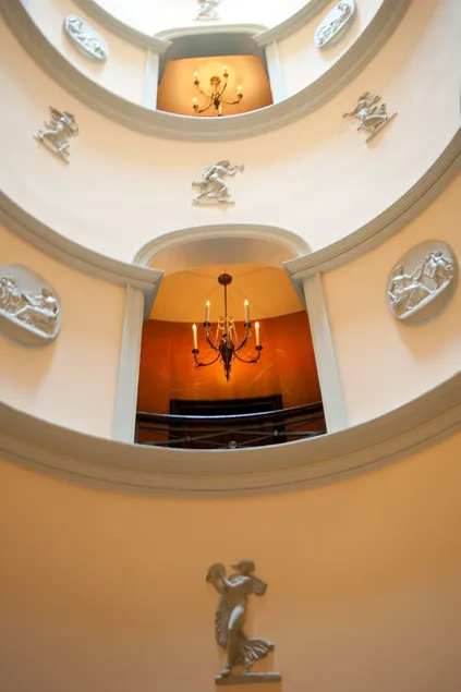 L'Hôtel - Hall
