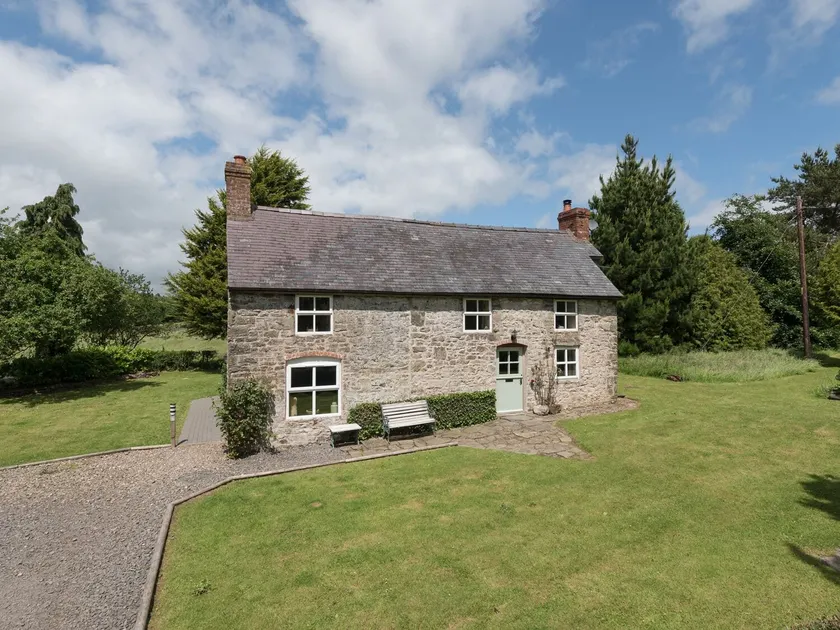 Hillgate House - Image 1