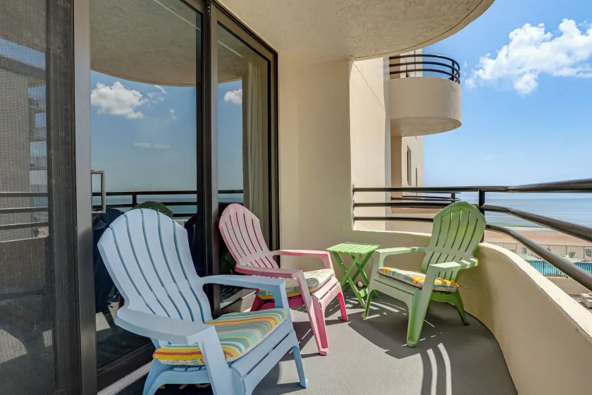 Beachfront Condo! Heated Pool, Ocean-view Balcony - Image 1