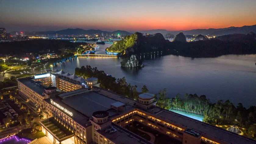 Wyndham Grand Zhaoqing Downtown - Image 1