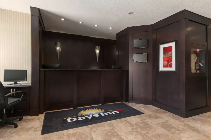 Days Inn by Wyndham Calgary Northwest - Hall