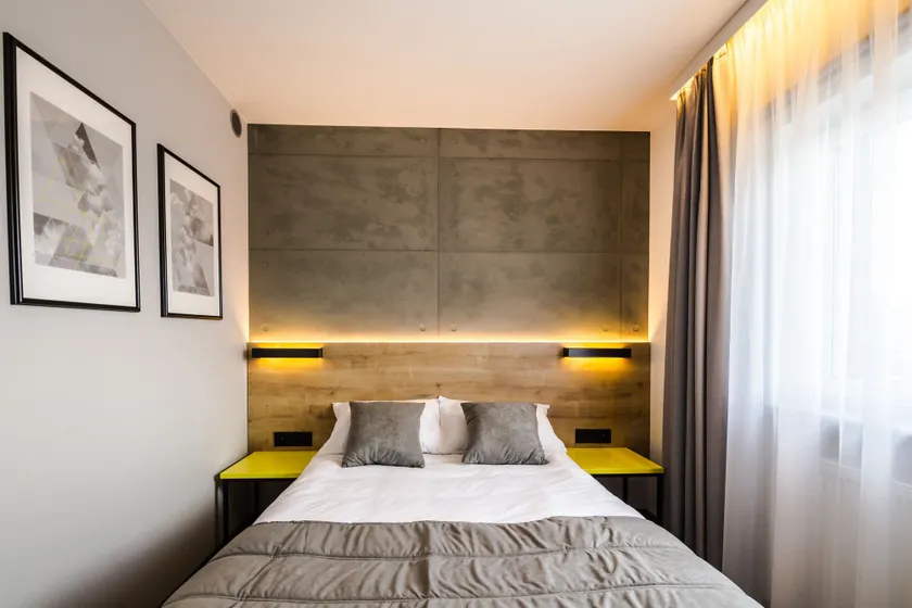 Air Hotel - Image 1