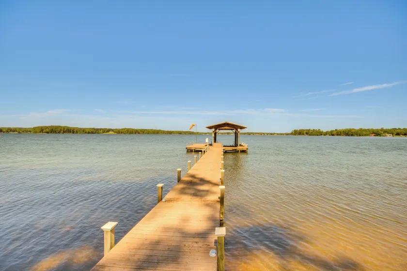 Lakefront Gem: Hot Tub, Boat Launch Near Greenwood - Innvendig