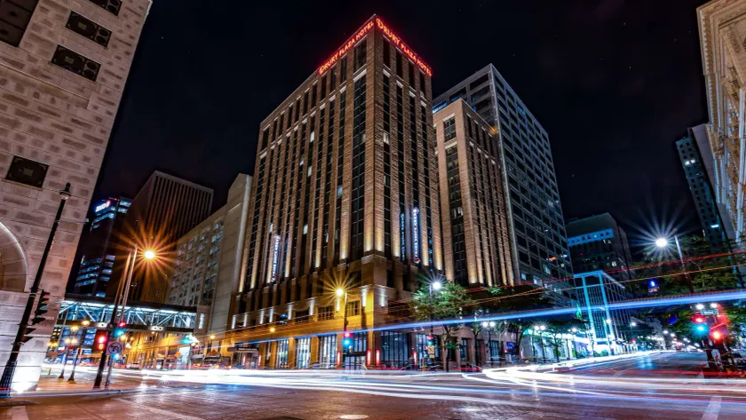 Drury Plaza Hotel Milwaukee Downtown - Image 1
