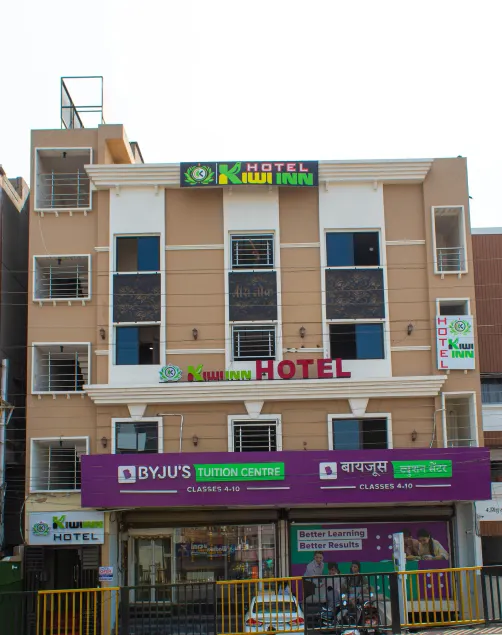 Hotel Kiwi Inn - Image 1