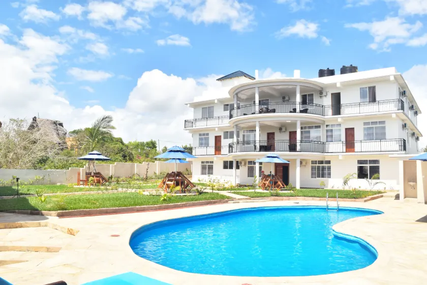 Sea Crest Hotel - Image 1