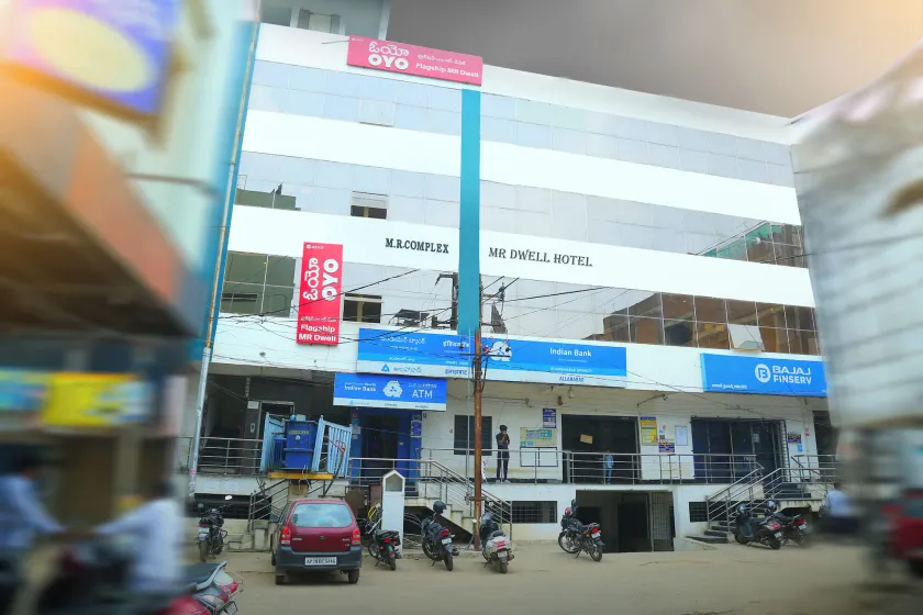 MR DWELL  HOTEL AIRPORTZONE - Image 1