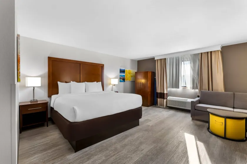 Comfort Inn Nashville West - Image 1