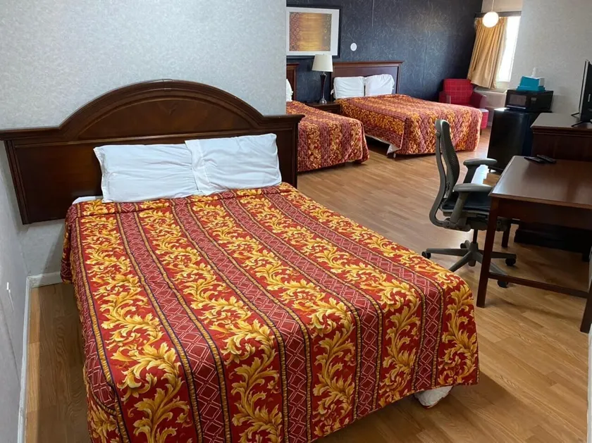 Royal Lodge - Image 1