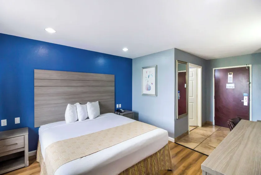 Rodeway Inn & Suites Port Arthur - Groves - Image 1