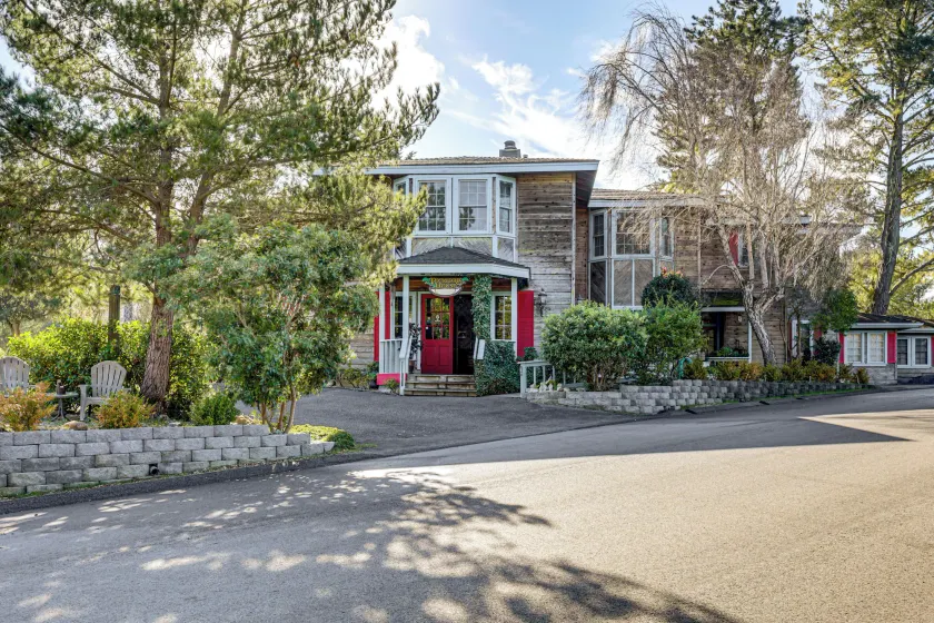 'the Pickford House' - Luxury Central Coast Stay! - Image 1