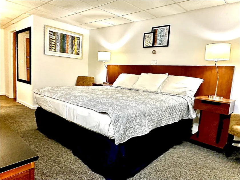 Budget Inn - Image 1
