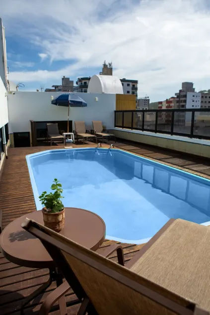 Flipper Hotel - Image 1