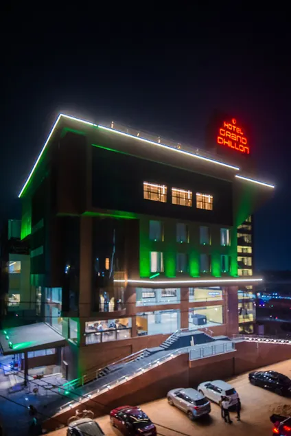 Hotel Grand Dhillon - Image 1