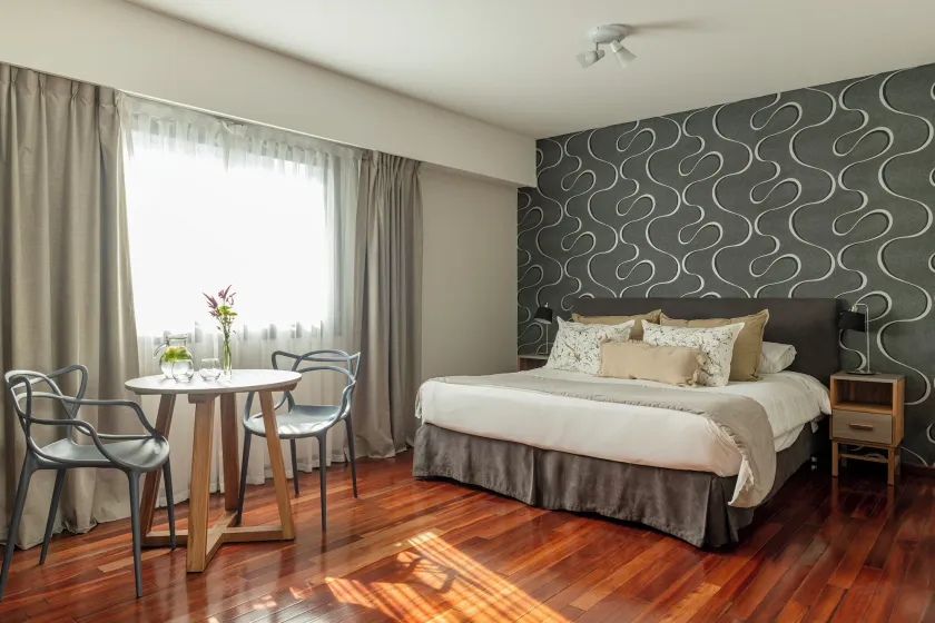 Argenta Tower Hotel and Suites - Image 1