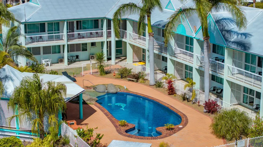Reef Adventureland Motel - Image 1