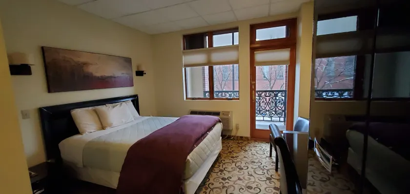 Lowell Inn - Image 1
