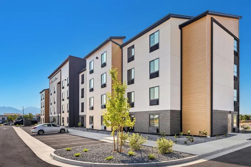 LivAway Suites Seattle- Renton - Image 1