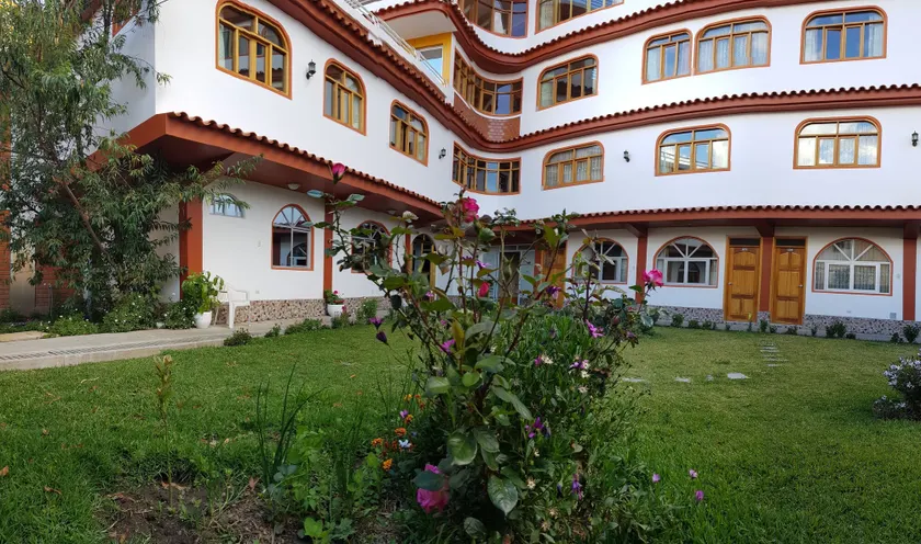 Morales Guest House - Image 1