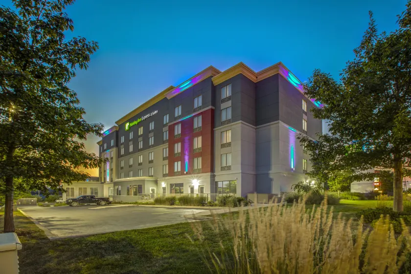 Holiday Inn Express & Suites - Woodstock, ON CANADA - Image 1