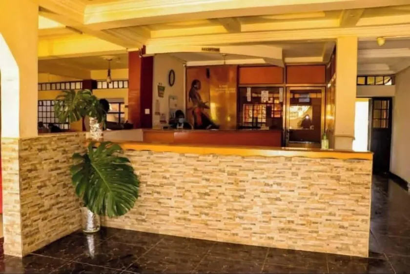 Kim's Breeze Hotel Ltd and Choma Zone - Resepsjon
