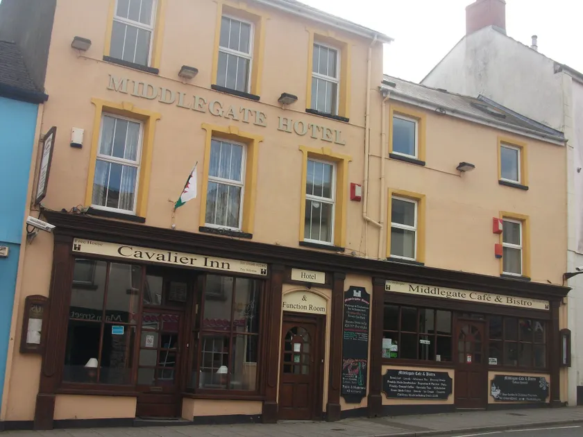Middlegate Hotel - Image 1