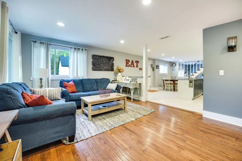 Renovated, Spacious Retreat in Union Pier! - Image 1