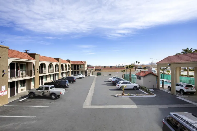 Hotel Palmdale - Antelope Valley - Image 1