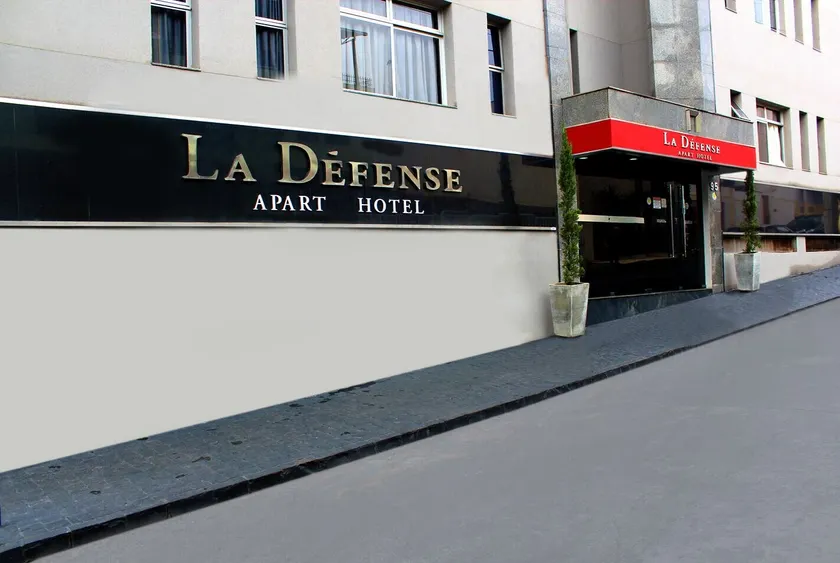 La Defense Apart Hotel - Image 1