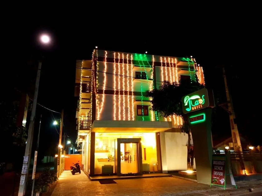 J Leaf Hotel - Image 1