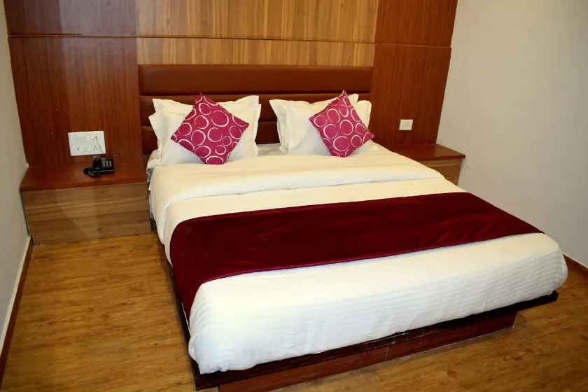 Hotel Palak Palace - Image 1