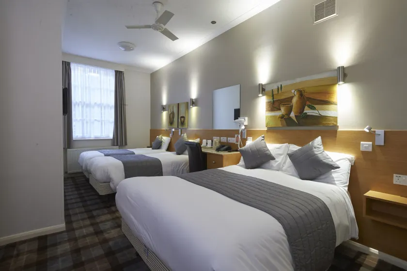 Luna Simone Hotel - Image 1