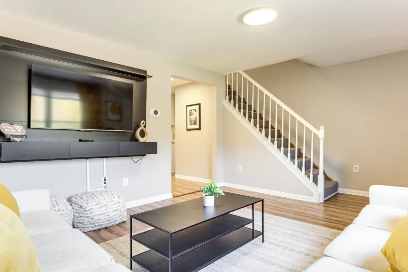 6 Mi to Downtown Cincy: Group-friendly Townhome! - Image 1