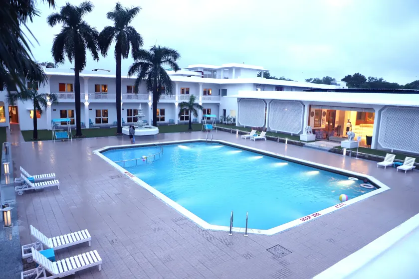 Hotel Chandela Khajuraho - Image 1