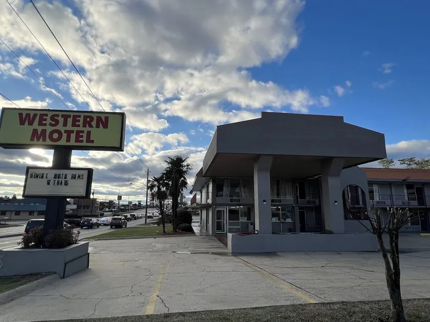 Western Motel Hattiesburg - Image 1