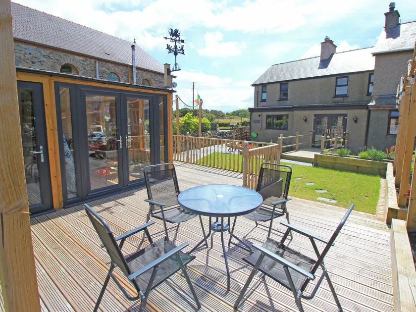 Shooting Star Cottage - Image 1
