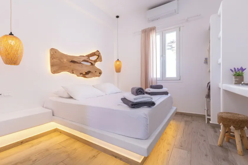 Alexandra Suites & Rooms - MYKONOS PORT - Image 1