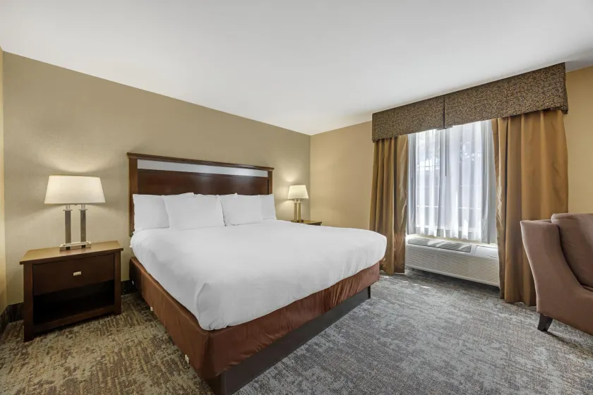 Best Western Plus Prairie Inn - Image 1