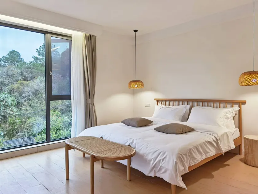 Riverside Retreat Hotel - Image 1