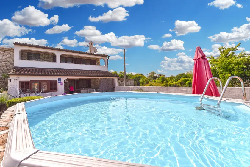 Charming home with pool in Barbariga - Image 1