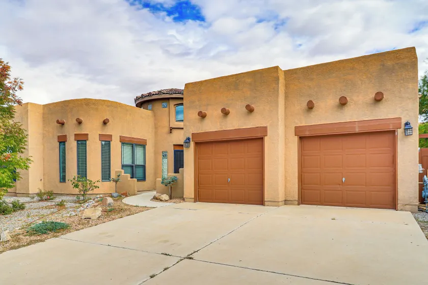 Easy ABQ Access: Large Family Home w/ Patio & Yard - Image 1
