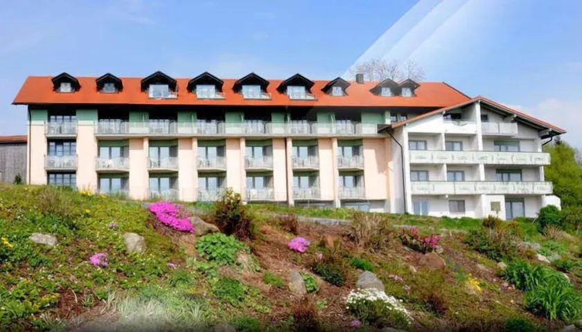 Hotel Landgasthof Hohenauer Hof - Image 1
