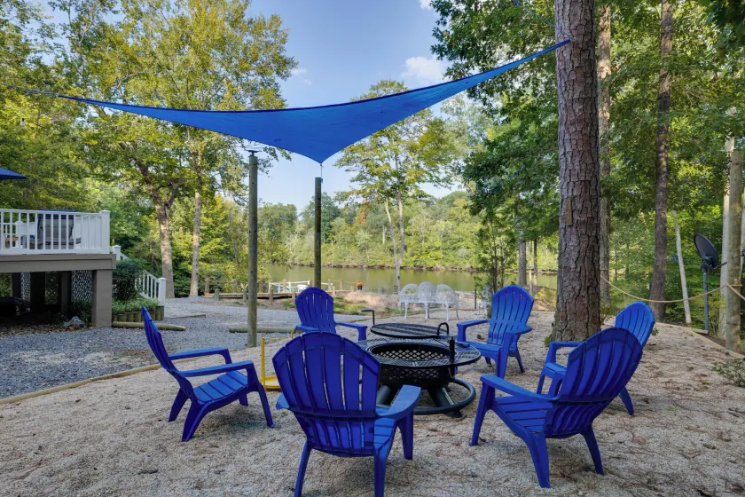 Waterfront Hartfield Vacation Rental w/ Dock! - Interiør