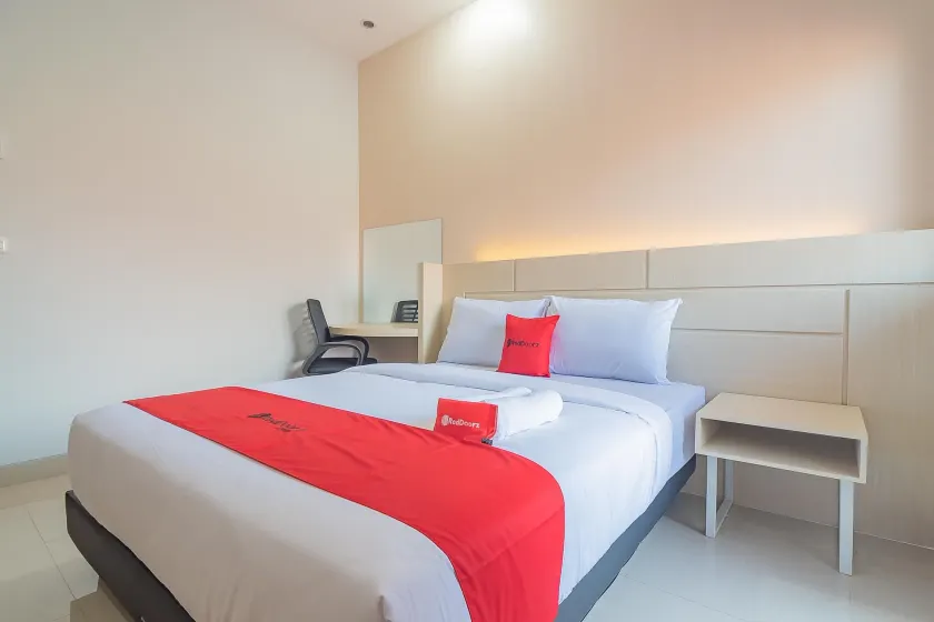 RedDoorz Plus near Taman Budaya Samarinda - Image 1