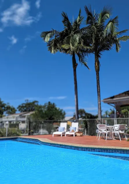Island Palms Motor Inn - Image 1