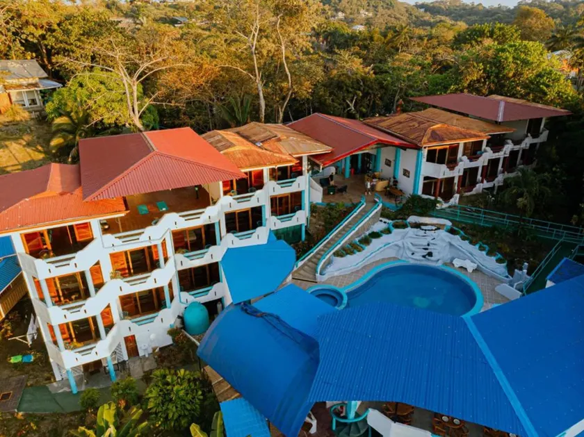 Hotel Planeta Sano - Image 1